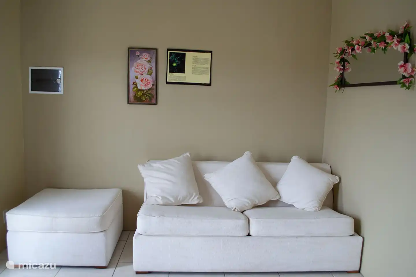 Das Sofa / Schlafsofa von Infrou