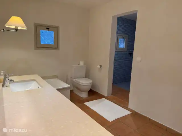 Location de Vacances Espagne, Costa Brava, Platja d'Aro, maison de vacances - Mas Nou 476 Salle de bain bleue