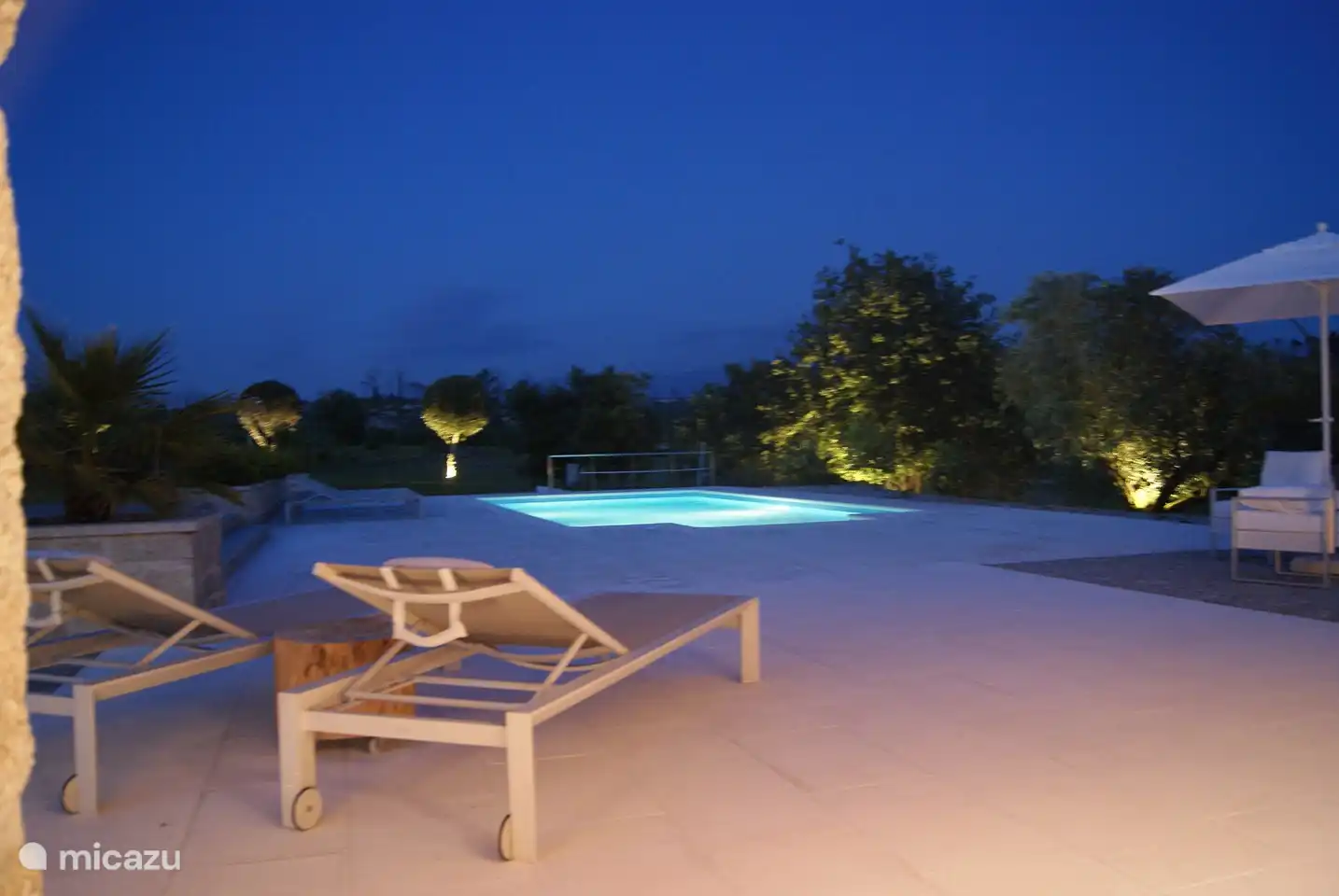 atmospheric lighting