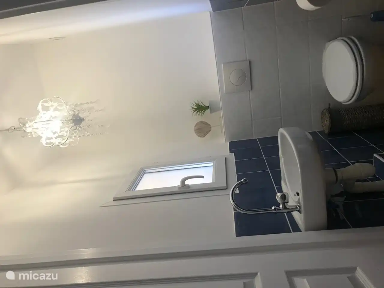 Waschbecken Badezimmerboden