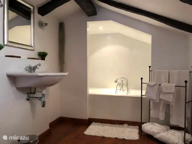 La Croze - Gite Matisse huren in Frankrijk, Lot, Vire-sur-Lot - vakantiehuis Badkamer 3 boven