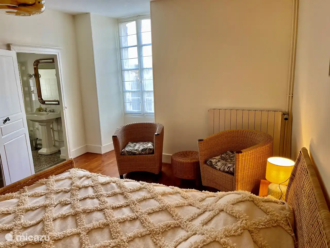 Schlafzimmer 2 im Obergeschoss (mit angeschlossenem Badezimmer)