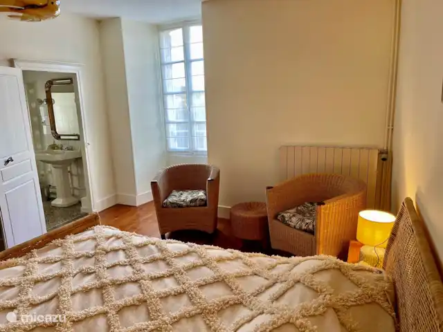 La Croze - Gite Matisse huren in Frankrijk, Lot, Vire-sur-Lot - vakantiehuis Slaapkamer 2 boven (met aangrenzende badkamer)