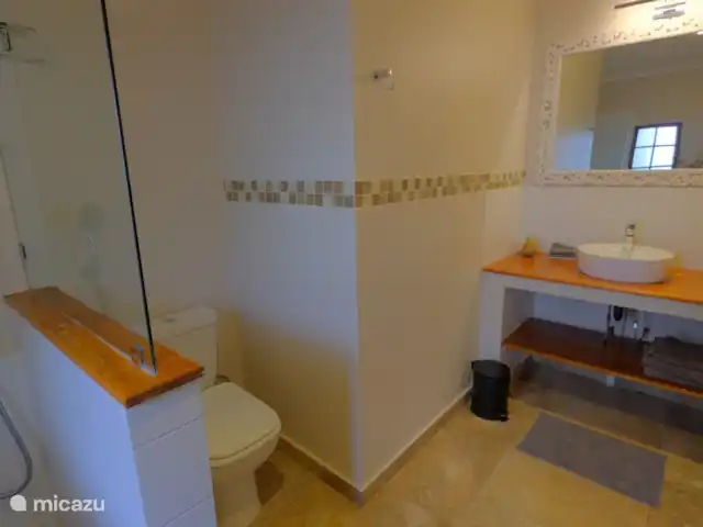 Thatch by the Sea en Sudáfrica, KwaZulu-Natal, Ballito - bungaló Baño en suite dormitorio 3