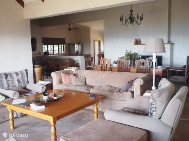 Thatch by the Sea en Sudáfrica, KwaZulu-Natal, Ballito - bungaló Sala de estar