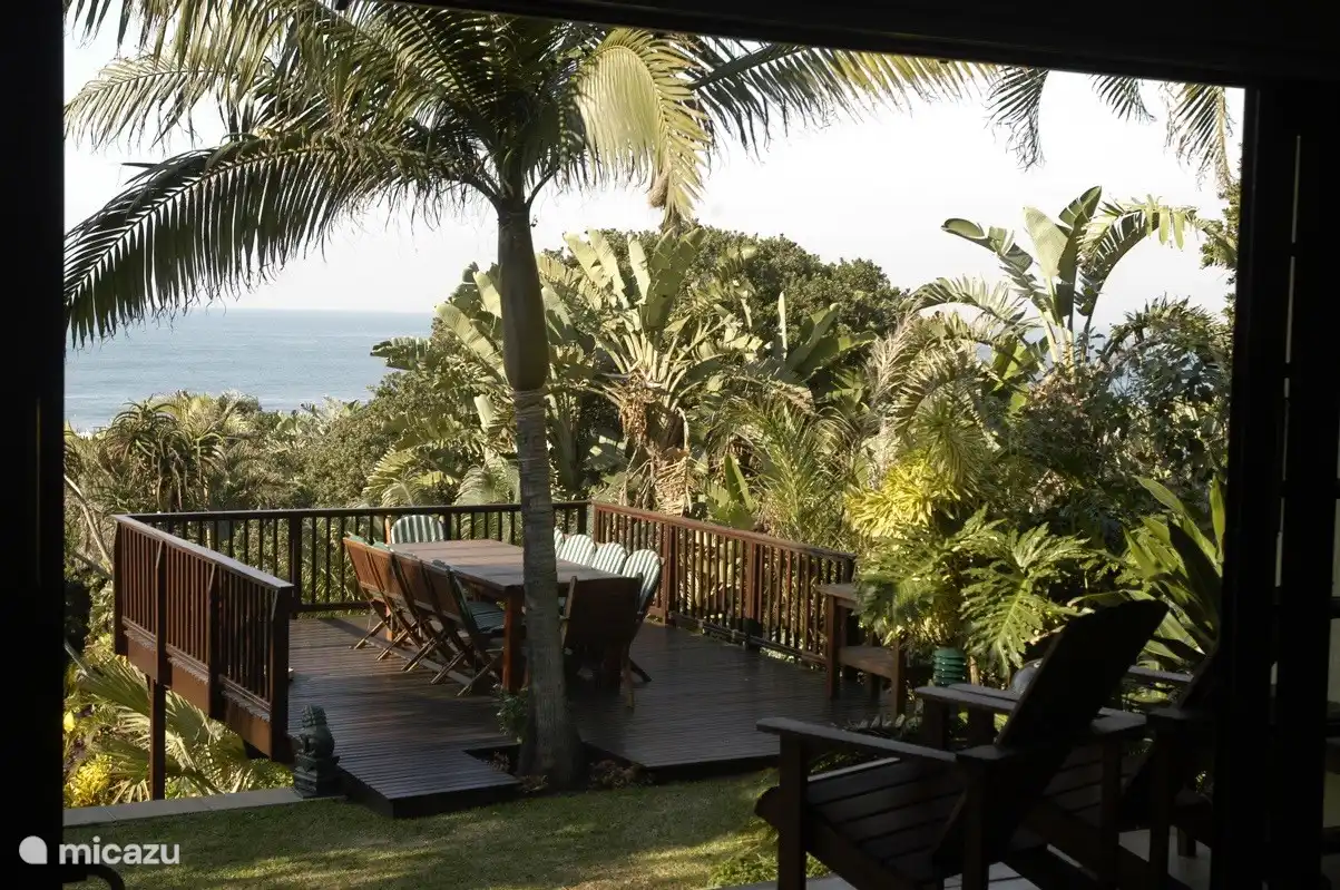 Deck mit Blick auf das Meer