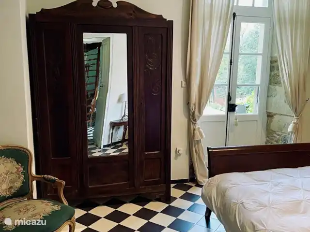 La Croze - Gîte Monet | France, Lot, Vire-sur-Lot - maison de vacances Chambre 1 avec terrasse en bas