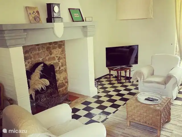 La Croze - Gîte Monet | France, Lot, Vire-sur-Lot - maison de vacances Salon avec cheminée