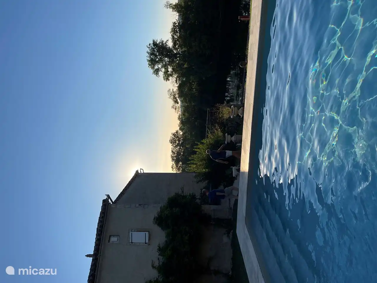 Schwimmbad (geöffnet von Mai bis September)