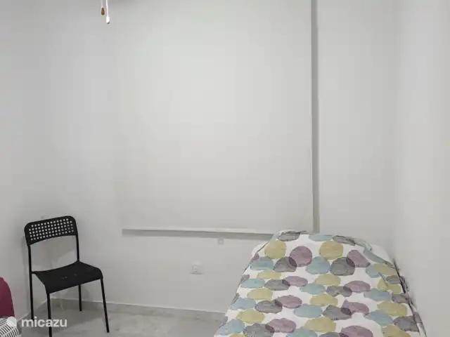 apartamento en España, Costa del Sol, Benalmádena – Casa Schellenboom Dormitorio pequeño con cama plegable y ventilador de techo