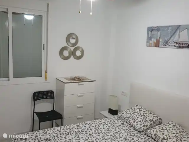apartamento en España, Costa del Sol, Benalmádena – Casa Schellenboom Amplia recámara con ventilador de techo y aire acondicionado