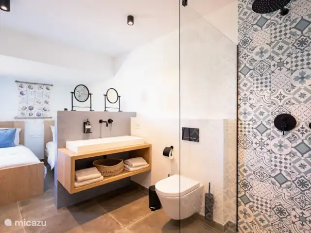 Hidden Villa Javea in Spain, Costa Blanca, Jávea - villa Bedroom with 2 single beds and a cute bathroom ensuite