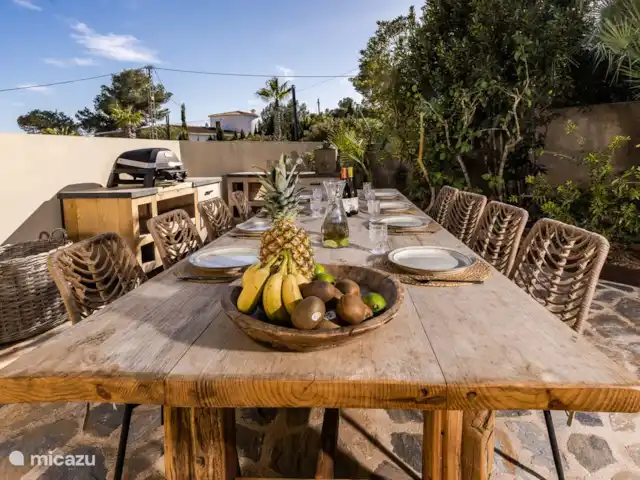 Hidden Villa Javea in Spain, Costa Blanca, Jávea - villa Enjoy eating outside at the outdoor kitchen