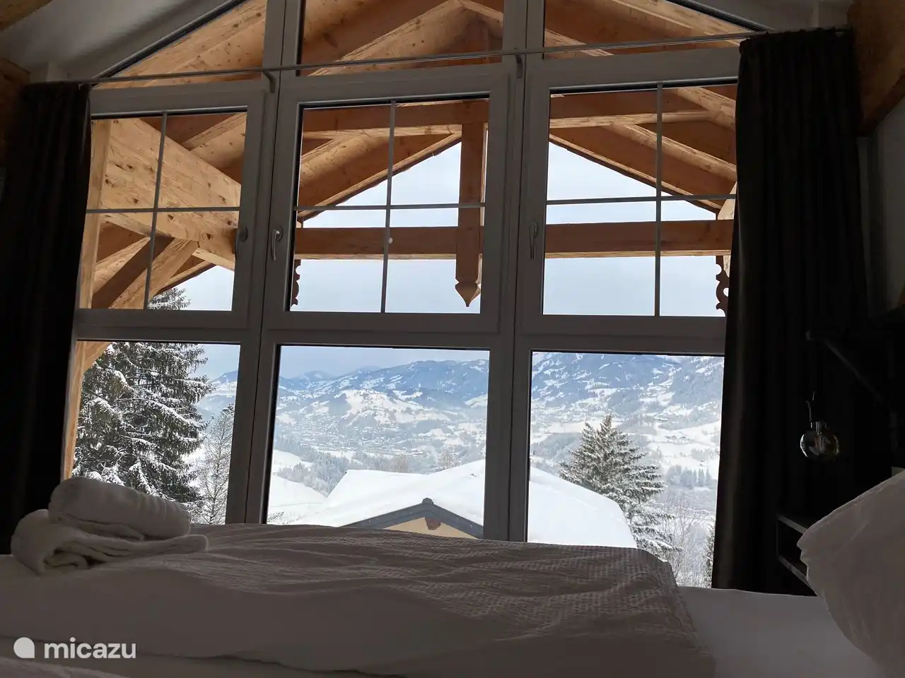 Gran vista sobre las montañas y el valle.