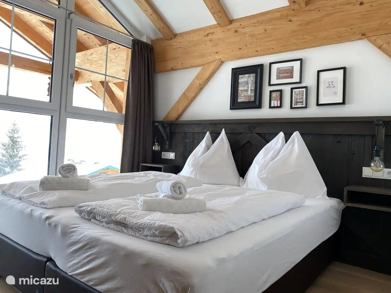 Dormitorio 4 arriba, este está arriba con una vista panorámica de las montañas