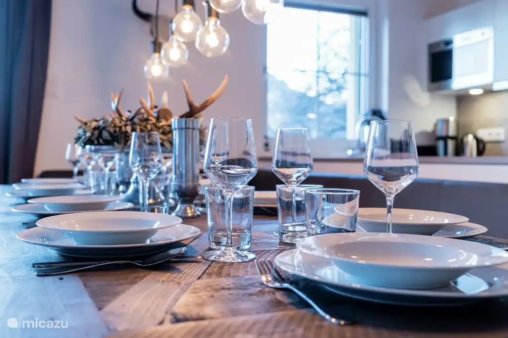 Vajilla suficiente para una cena agradable.