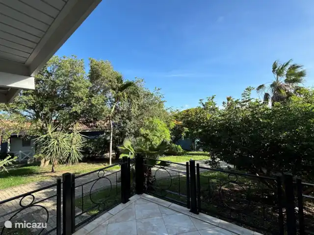 Beau bungalow sur SeruCoral Curaçao | Curaçao, Curaçao-Centre, Partisan du corail - bungalow Voir le porche arrière