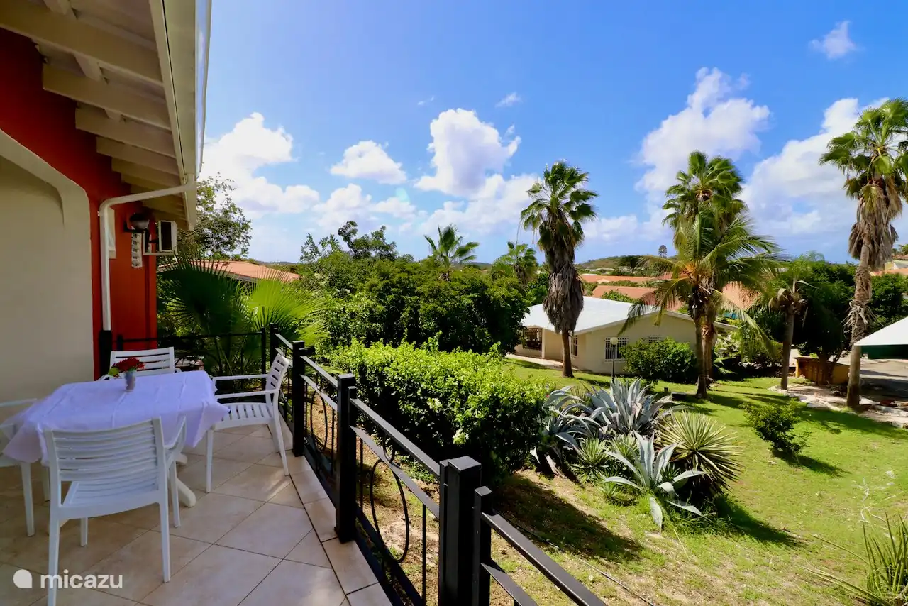 Vue sur la station et les collines environnantes depuis le point culminant de la station