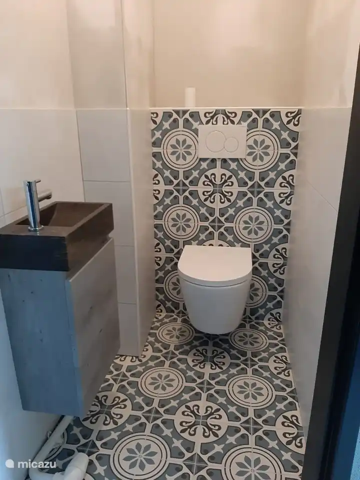 Toilette, auch erneuert und auch Fußbodenheizung