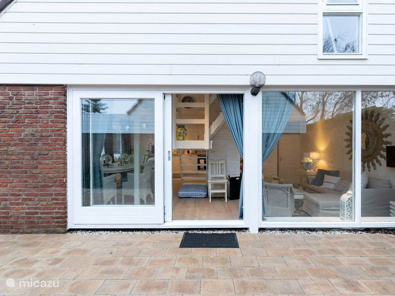 Holiday home in Netherlands, South Holland, Noordwijkerhout Holiday house Flower sea house