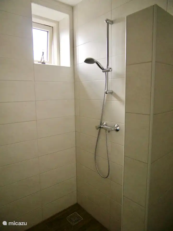 Ein privater Duschraum steht zu Ihrer Verfügung