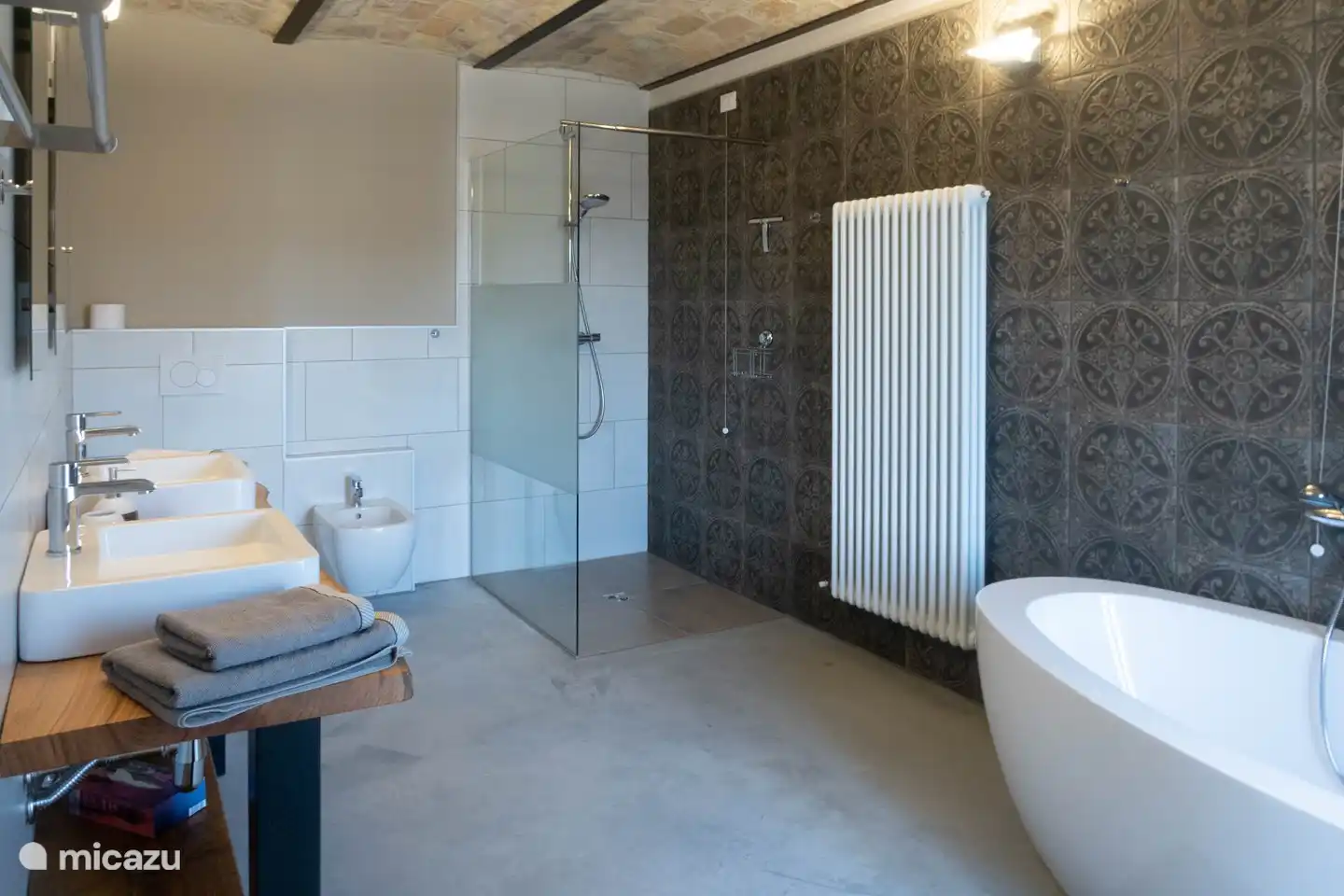 En-suite Badezimmer zum Hauptschlafzimmer.