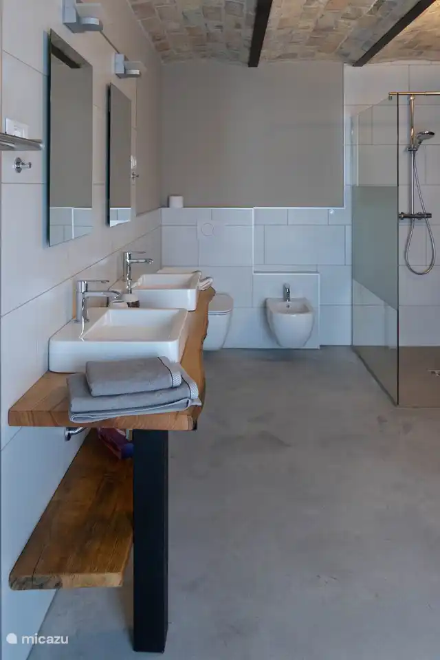 En-suite Badezimmer zum Hauptschlafzimmer.