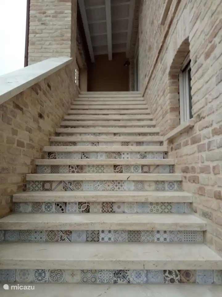 Eingang über die Außentreppe