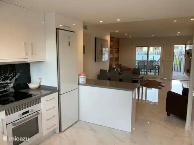 Casa Beausezo, appartement de luxe | Espagne, Costa Blanca, Torrevieja - appartement Cuisine ouverte avec connexion au salon spacieux