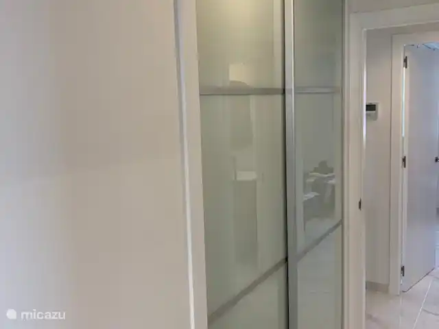 Casa Beausezo, appartement de luxe | Espagne, Costa Blanca, Torrevieja - appartement Armoire encastrée dans la chambre 2