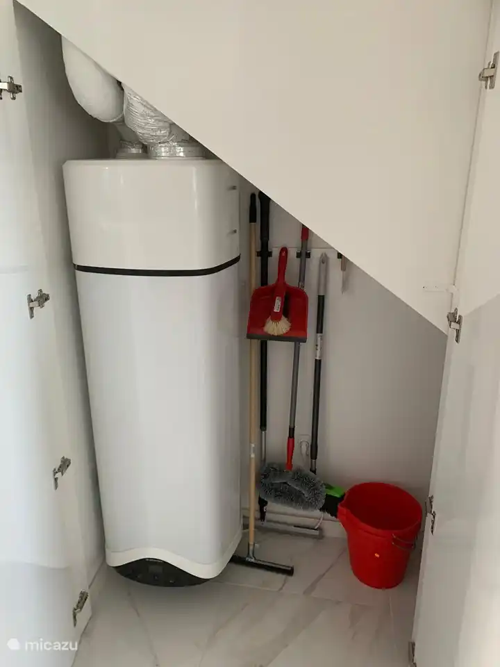 Stauraum in der Küche für Reinigungsmittel