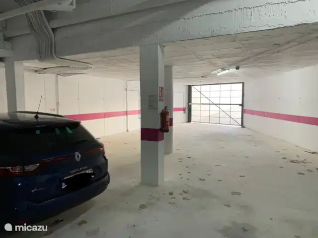 Casa Beausezo, appartement de luxe | Espagne, Costa Blanca, Torrevieja - appartement Place de parking près de la sortie du garage, ainsi qu'à l'entrée de l'appartement