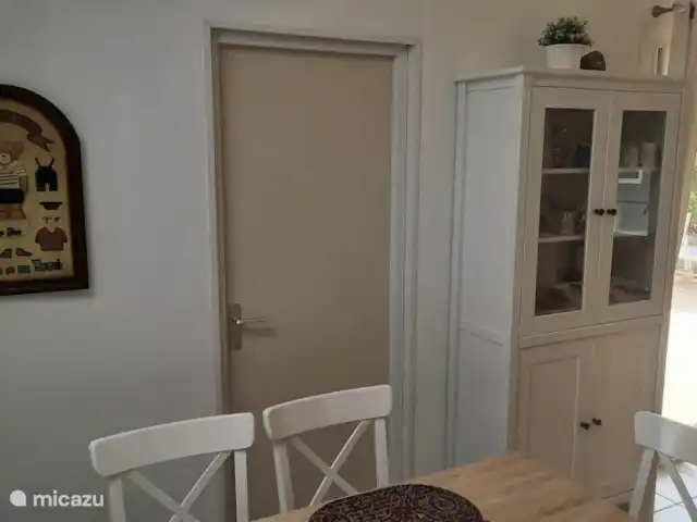 La Douce 69 Château Cazaleres en Francia, Ariège, Daumazan-sur-Arize - villa Comedor con vista a la terraza