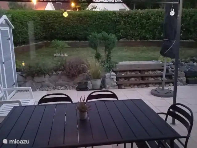 La Douce 69 Château Cazaleres en Francia, Ariège, Daumazan-sur-Arize - villa Vista desde la terraza en el jardín 2