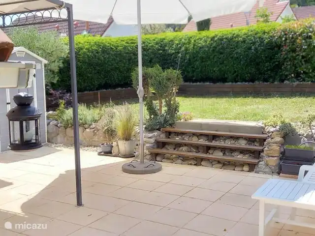La Douce 69 Château Cazaleres en Francia, Ariège, Daumazan-sur-Arize - villa Vista desde la terraza en el jardín 3