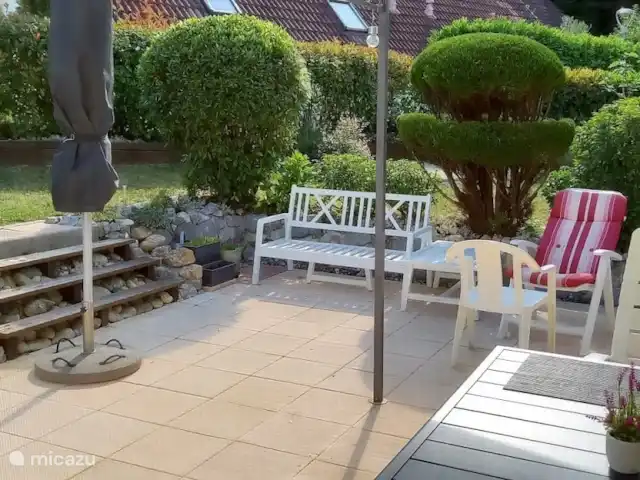 La Douce 69 Château Cazaleres en Francia, Ariège, Daumazan-sur-Arize - villa Vista desde la terraza en el jardín 4