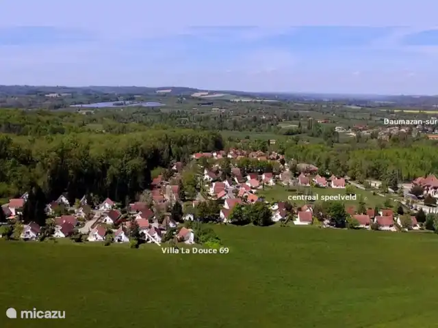 La Douce 69 Château Cazaleres en Francia, Ariège, Daumazan-sur-Arize - villa Resumen de las villas en el parque con ubicación La Douche 69