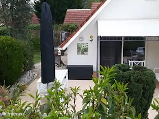 La Douce 69 Château Cazaleres en Francia, Ariège, Daumazan-sur-Arize - villa La terraza de La Douche 69 (lado sur)