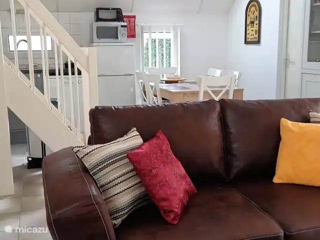 La Douce 69 Château Cazaleres en Francia, Ariège, Daumazan-sur-Arize - villa Vista desde la sala de estar a la cocina y el comedor