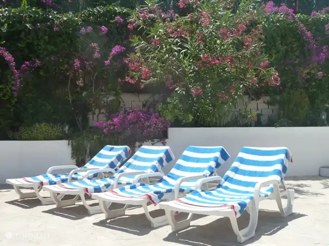 Casa Frayola en España, Costa Blanca, Benissa - casa vacacional Hay muchas tumbonas.