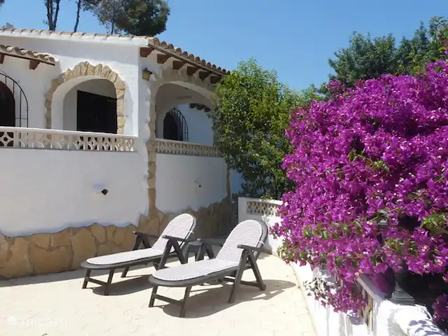 Casa Frayola en España, Costa Blanca, Benissa - casa vacacional Las buganvillas del jardín florecen todo el año