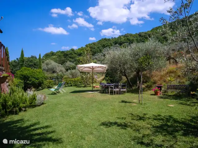 Casale le Colonne, Villetta La Valle en Italia, Toscana, Castiglion Fiorentino - casa vacacional Patio privado de la Villetta la Valle.
