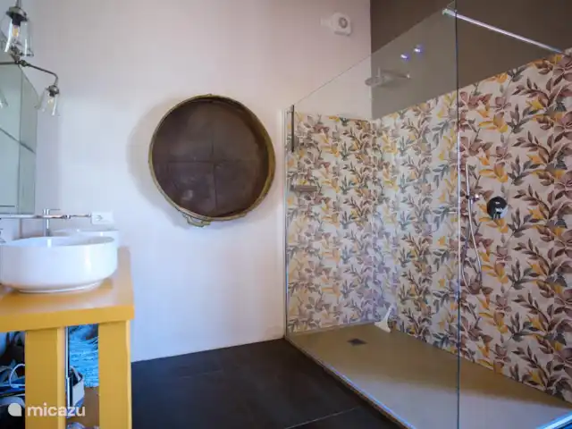 Casale le Colonne, Villetta La Valle en Italia, Toscana, Castiglion Fiorentino - casa vacacional Ducha y lavabo.