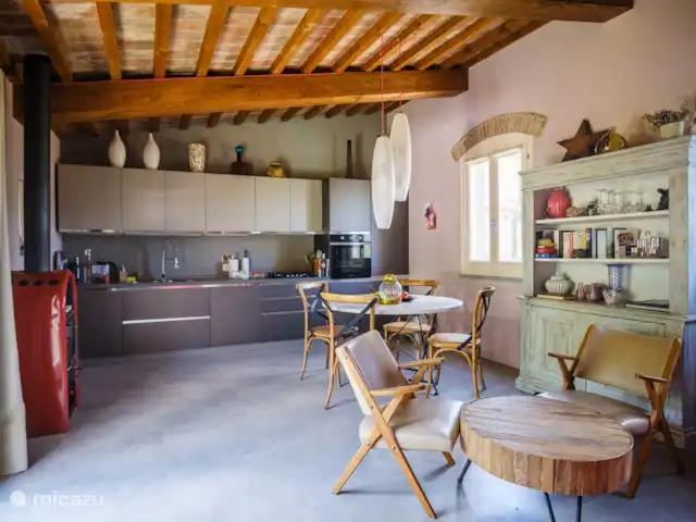 Casale le Colonne, Villetta La Valle en Italia, Toscana, Castiglion Fiorentino - casa vacacional Cocina y comedor.