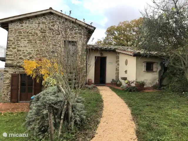 vakantiehuis huren in Italië, Umbrië, Piegaro – Casa Lavanda voorkant huis