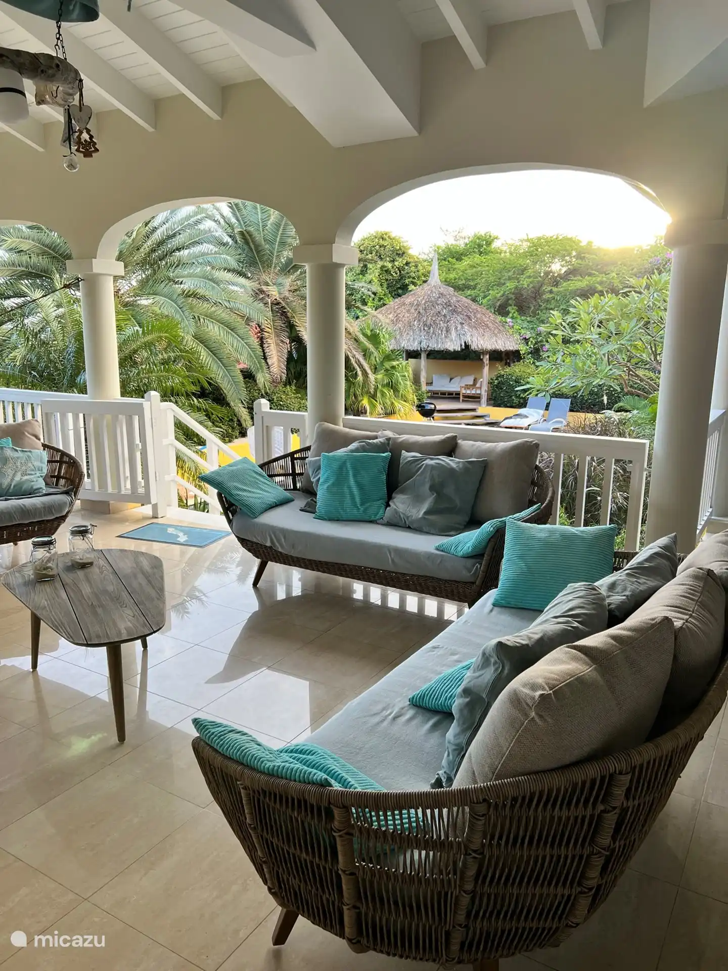 Otrobientu in Curaçao, Banda Ariba (Ost), Jan Thiel - Villa