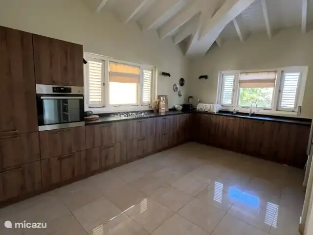 Otrobientu | Curaçao, Banda Ariba (est), Jan Thiel - villa Cuisine spacieuse avec four, cuisinière à gaz, lave-vaisselle, machine Nespresso et cuisinière
