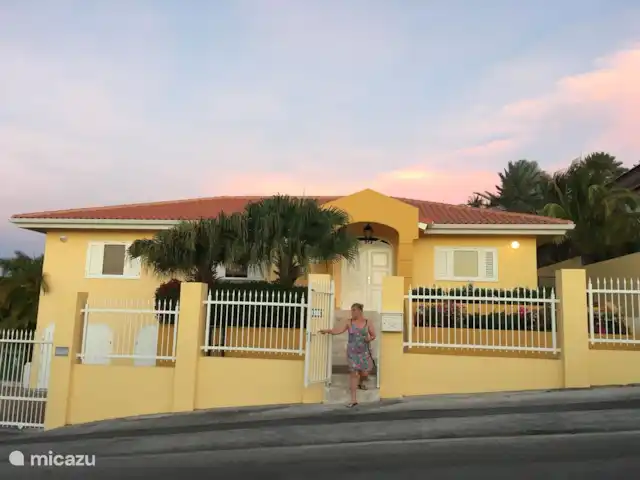 Otrobientu | Curaçao, Banda Ariba (est), Jan Thiel - villa Devant de la maison