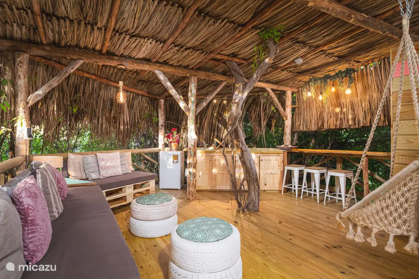 Offene Veranda mit Küchenzeile