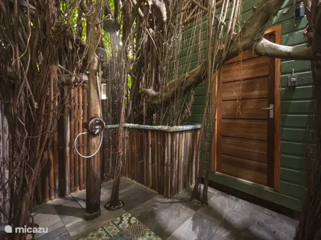 Yuana huren in Curaçao, Curacao-Midden, Sint Michiel - blokhut / lodge Romantische buitendouche